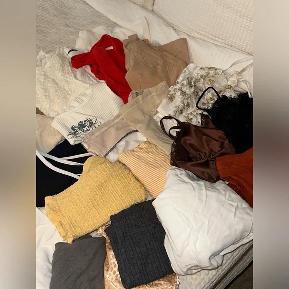 Tank Top Mystery Bundle!!! ✨ - Picture 4 of 5